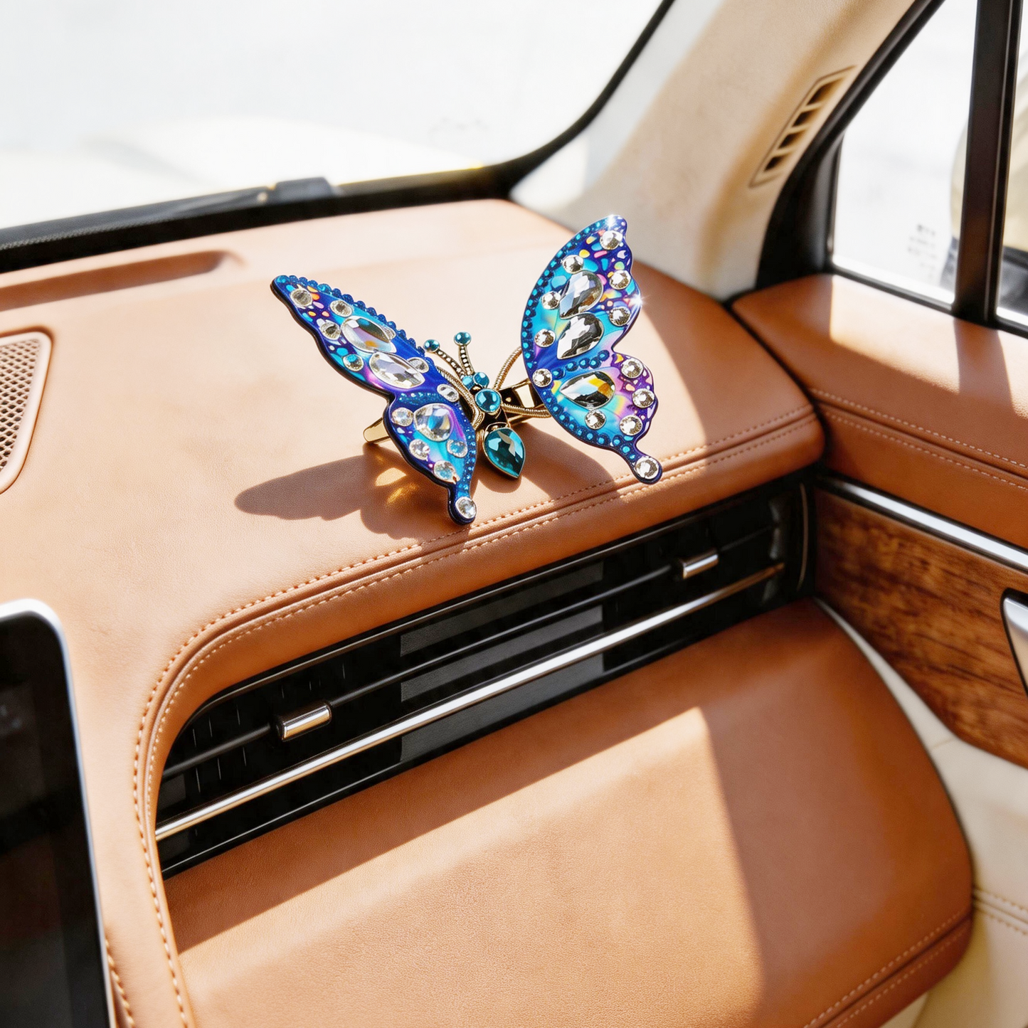 🦋 Sparkling Butterfly Charm – A Touch of Magic in Every Move