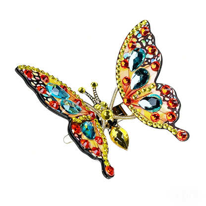 🦋 Sparkling Butterfly Charm – A Touch of Magic in Every Move